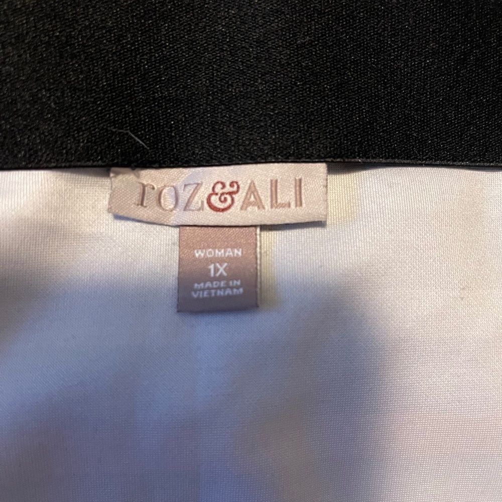 Roz & Ali EUC Skirt Striped - Picture 2 of 2
